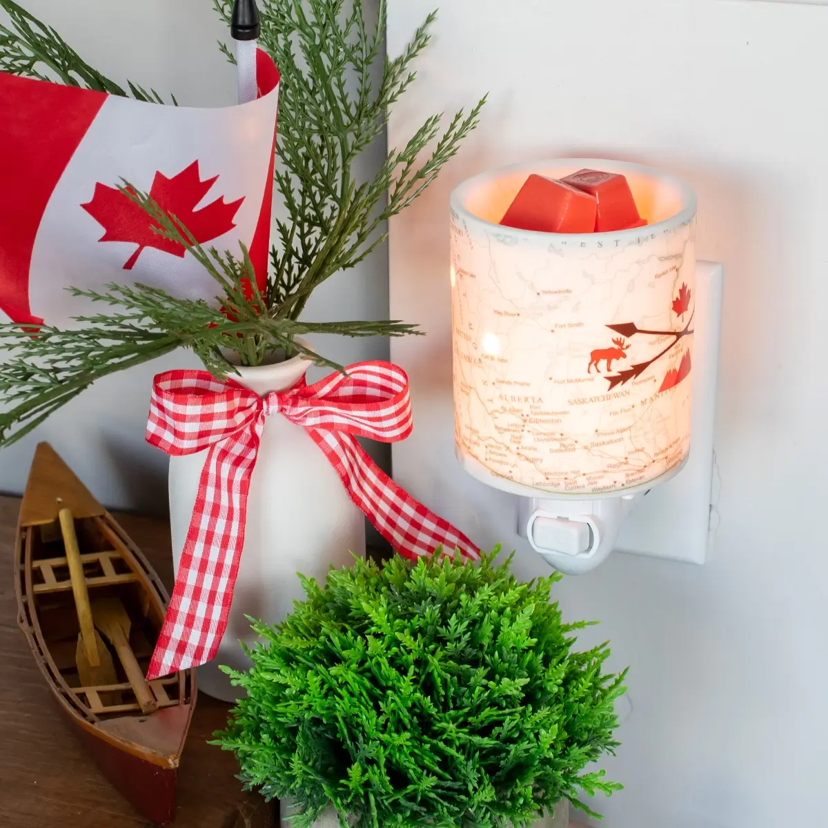 Celebrate Scentsy's 15 Year Anniversary in Canada - Canada Proud Mini Scentsy Warmer & Bar