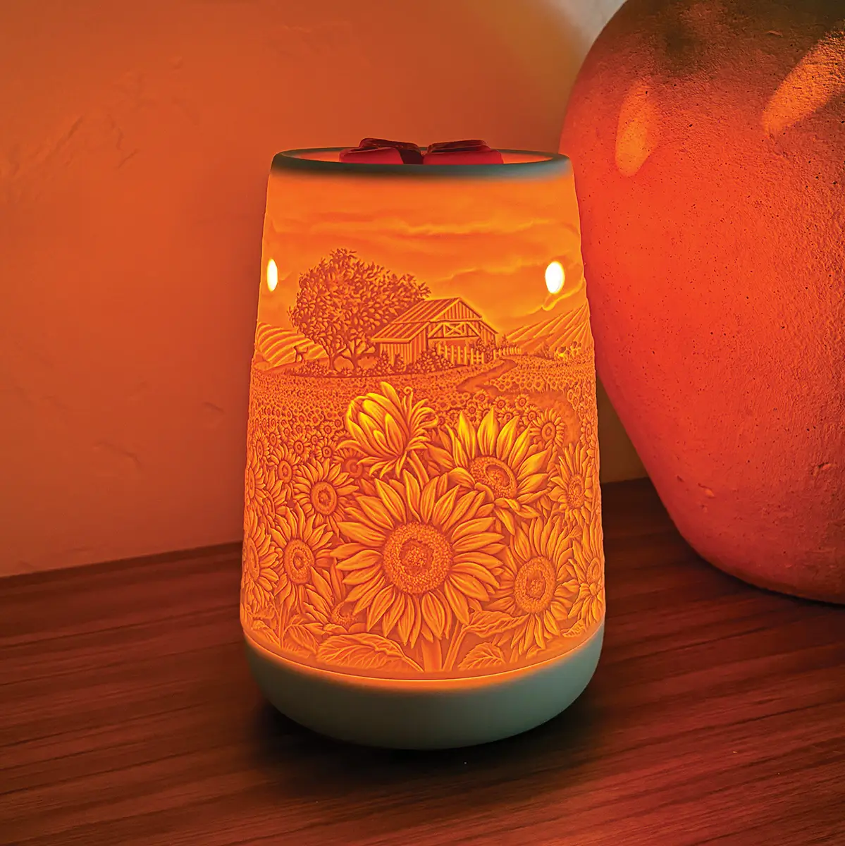 Scentsy August 2024 Warmer of the Month - Sunflower Fields + Honeycrisp Harvest