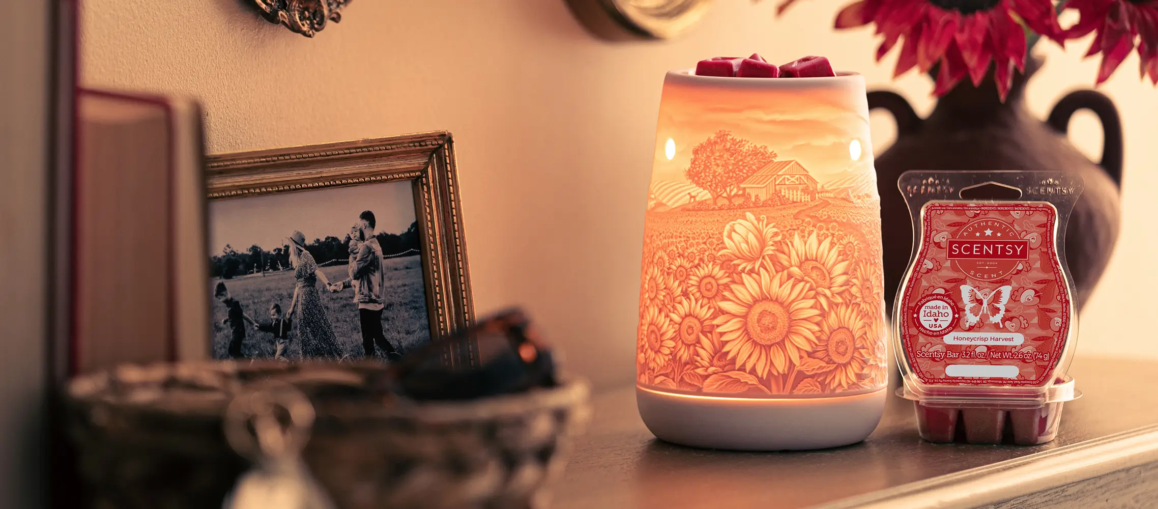 Scentsy August 2024 Warmer of the Month - Sunflower Fields + Honeycrisp Harvest