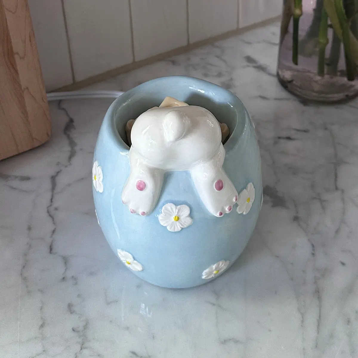 Scentsy March 2025 Warmer of the Month - Curious Cottontail + Strawberries & Cream