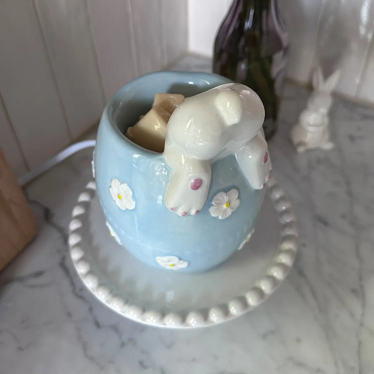 Scentsy March 2025 Warmer of the Month - Curious Cottontail + Strawberries & Cream