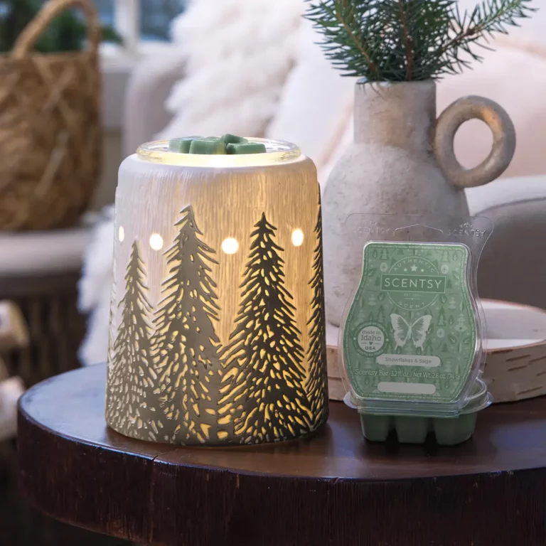 Scentsy December 2024 Warmer of the Month - Golden Crest + Snowflakes & Sage