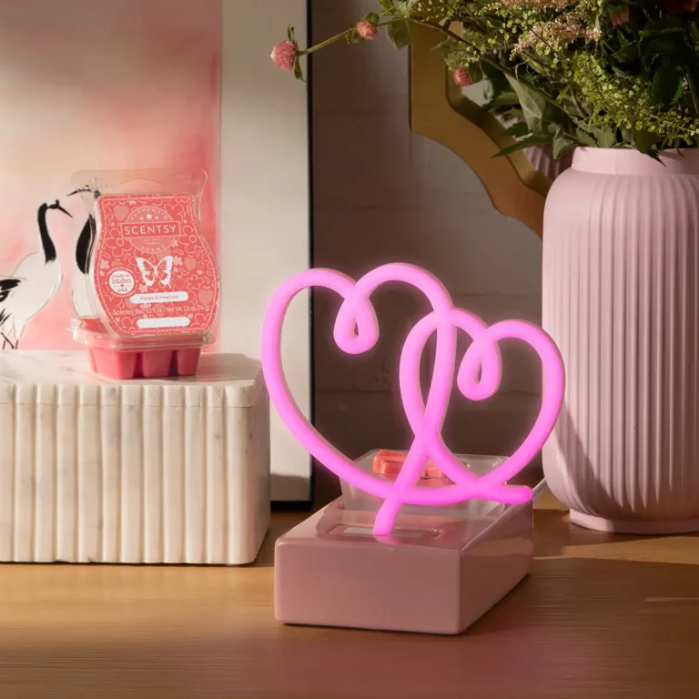 Scentsy January 2025 Warmer of the Month - Sweet on You + Petals & Peaches