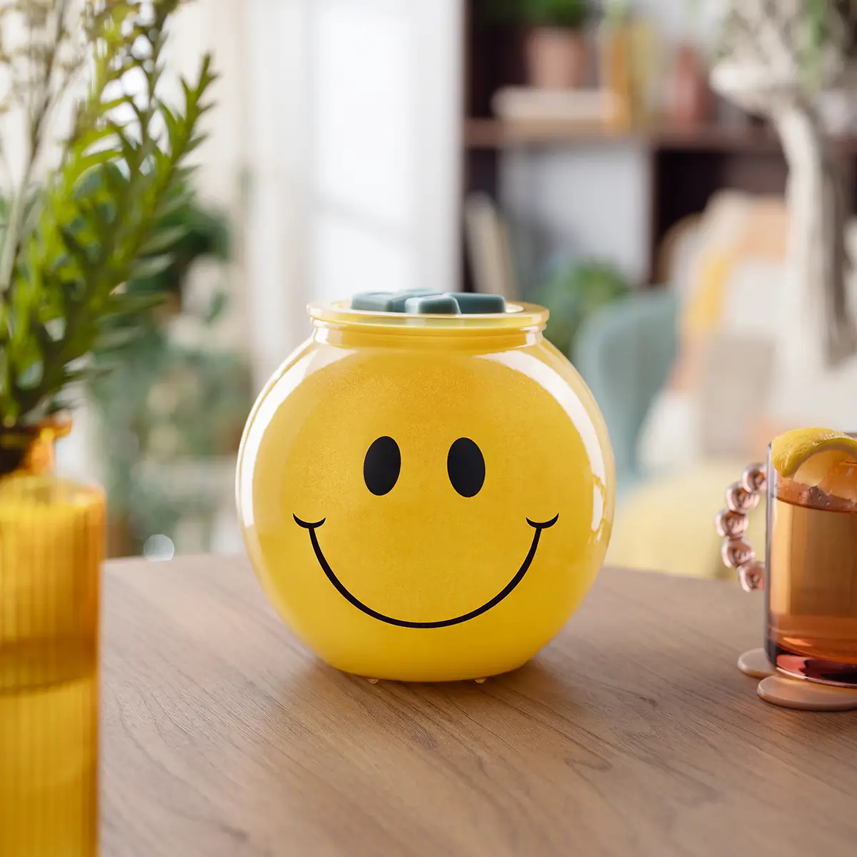 Charitable Cause Share a Smile Scentsy Warmer | Spring Summer 2025 Catalog